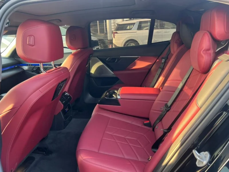 2026 BMW 525I 4 Cylinders Petrol Engine Blue Red Sedan Automatic Chinese Specs