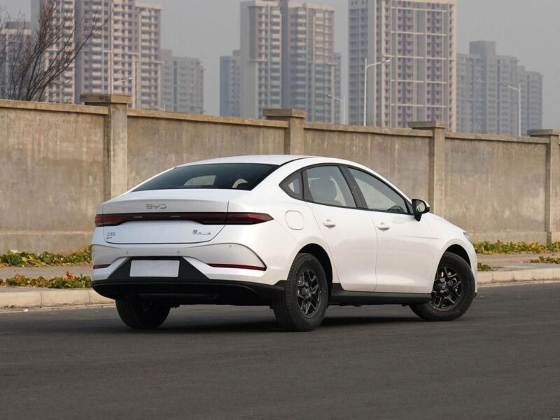 2025 BYD QIN PLUS STD 1.5 Litres 4 Cylinders PLUG-IN HYBRID White Beige Sedan Automatic