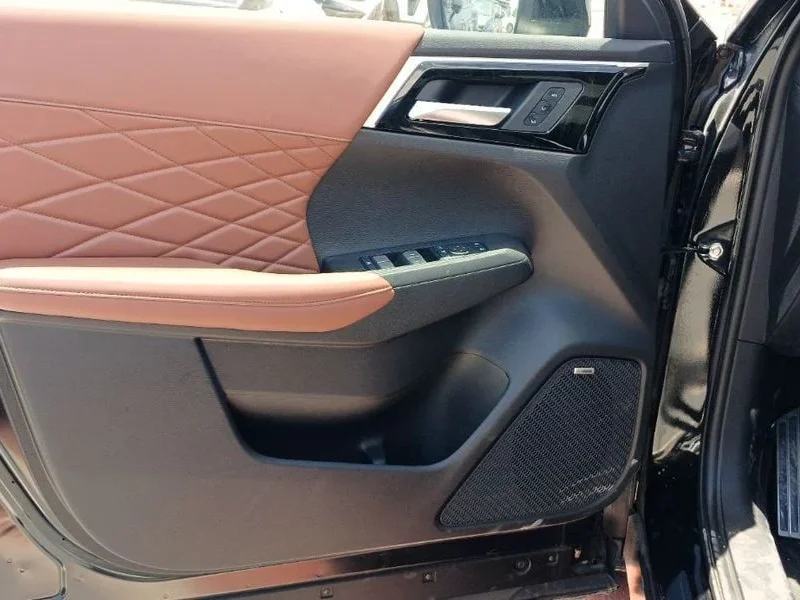 2026 Mitsubishi Outlander PREMIUM LAUNCH EDITION P Line 2.5L 4 Cylinders Black Red SUV