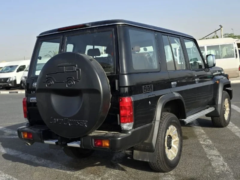 2026 Toyota Land Cruiser 70 HT VXR 4.0L 6 Cylinders HARDTOP 5 DOORS Black Tan SUV