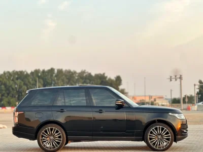 2014 Land Rover Range Rover Vogue 8 Cylinders Petrol Engine Black Beige SUV GCC Specs
