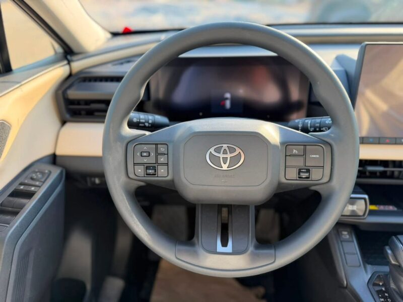 2026 Toyota RAV4 XLE 2.0 Litres 4 Cylinders Petrol Engine White Beige SUV GCC Specs