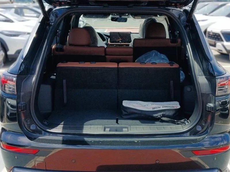 2026 Mitsubishi Outlander PREMIUM LAUNCH EDITION P Line 2.5L 4 Cylinders Black Red SUV