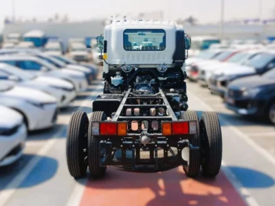 2025 Isuzu FSR Isuzu FSR 11 TON Chassis 4 Cylinders Diesel Engine White Grey Truck GCC