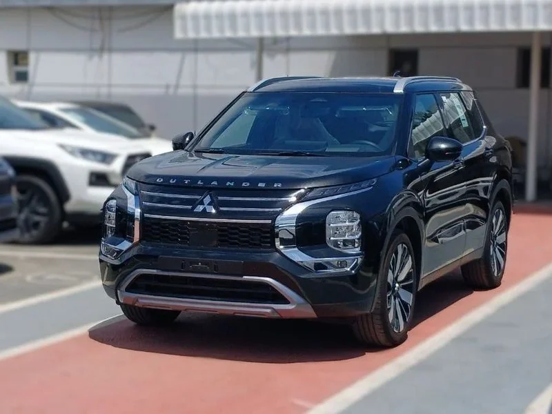 2026 Mitsubishi Outlander PREMIUM LAUNCH EDITION P Line 2.5L 4 Cylinders Black Red SUV