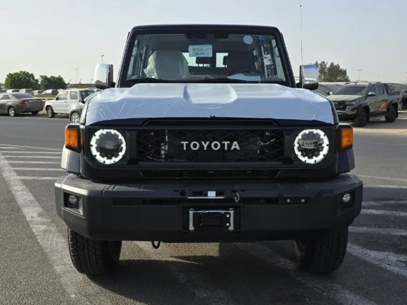 2026 Toyota Land Cruiser 70 HT VXR 4.0L 6 Cylinders HARDTOP 5 DOORS Black Tan SUV