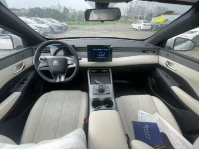 2025 BYD QIN PLUS STD 1.5 Litres 4 Cylinders PLUG-IN HYBRID White Beige Sedan Automatic