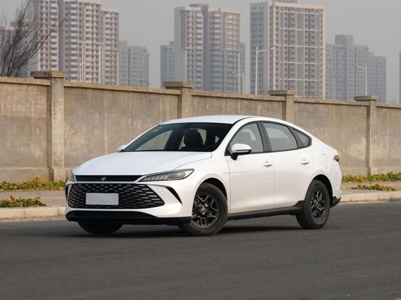 2025 BYD QIN PLUS STD 1.5 Litres 4 Cylinders PLUG-IN HYBRID White Beige Sedan Automatic