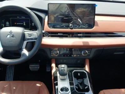 2026 Mitsubishi Outlander PREMIUM LAUNCH EDITION P Line 2.5L 4 Cylinders Black Red SUV