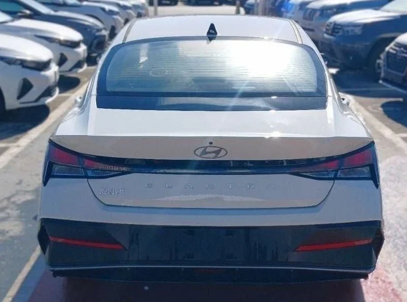 2025 Hyundai Elantra COMFORT 1.5 Litres 4 Cylinders Petrol Engine White Grey Sedan