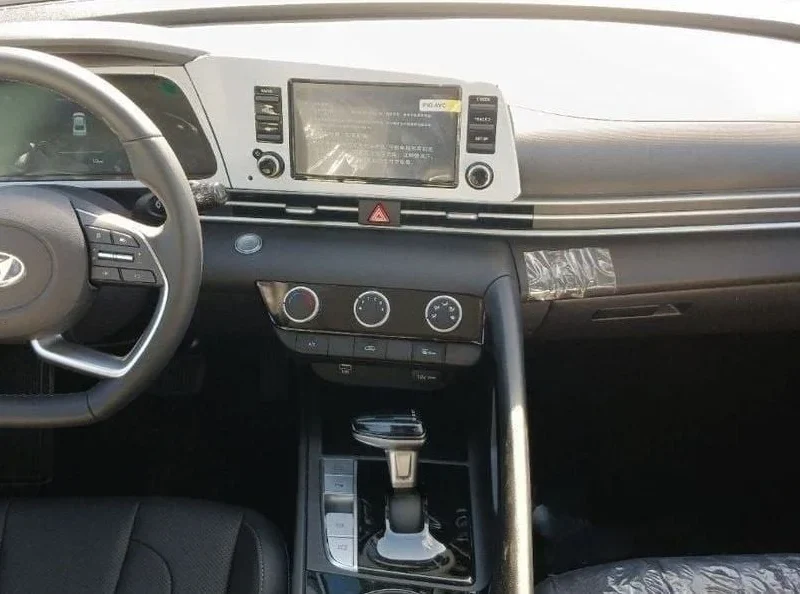 2025 Hyundai Elantra COMFORT 1.5 Litres 4 Cylinders Petrol Engine White Grey Sedan