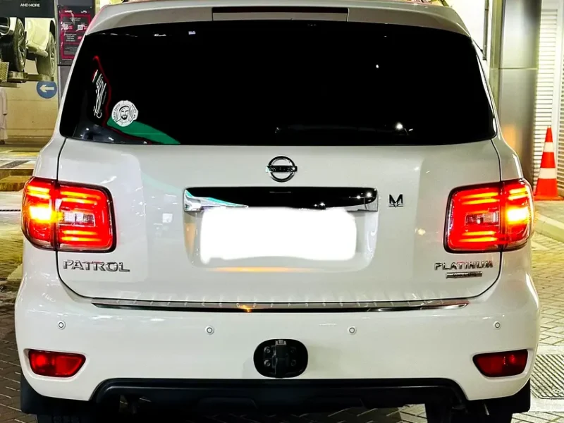 2017 Nissan Patrol LE Platinum 8 Cylinders Petrol Engine White Tan SUV GCC Specs