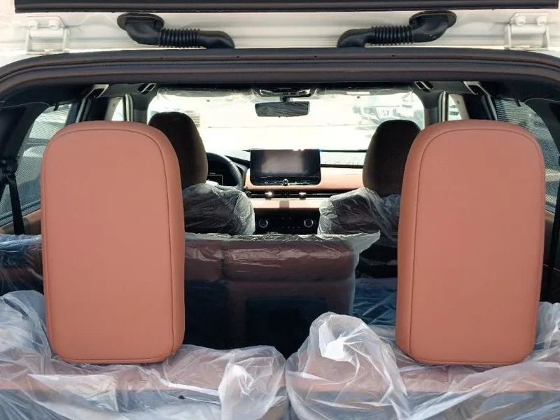 2026 Mitsubishi Outlander PREMIUM LAUNCH EDITION P Line 2.5L 4 Cylinders White Burgundy SUV