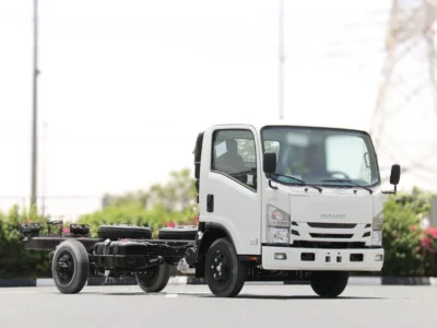 2025 ISUZU NPR 71 LONG 5.6L 6 Cylinders DIESEL Engine White Grey Truck Manual