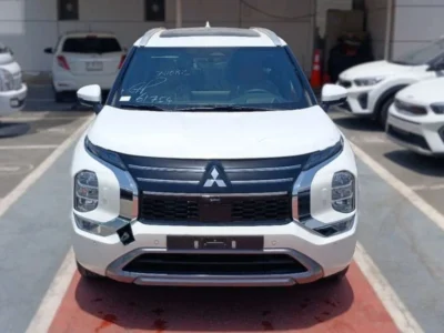 2026 Mitsubishi Outlander PREMIUM LAUNCH EDITION P Line 2.5L 4 Cylinders White Burgundy SUV