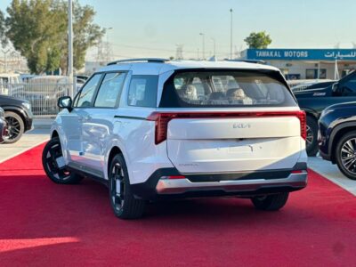 2026 Kia Carnival 3.5 LITRES 6 Cylinders Petrol Engine White Grey Van Korean Specs