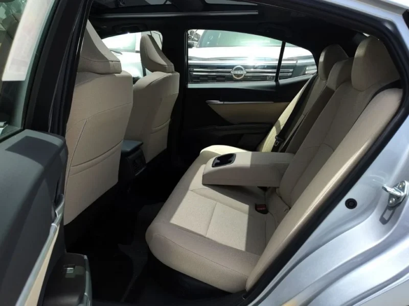 2026 Toyota Camry LE 2.5 Litres 4-Cylinder Petrol Engine Silver Beige Sedan GCC Specs