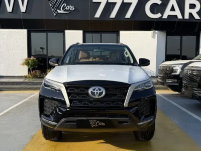 2026 Toyota Fortuner 2.7 Litre 4-cylinder Petrol Engine Black Brown SUV GCC Specs