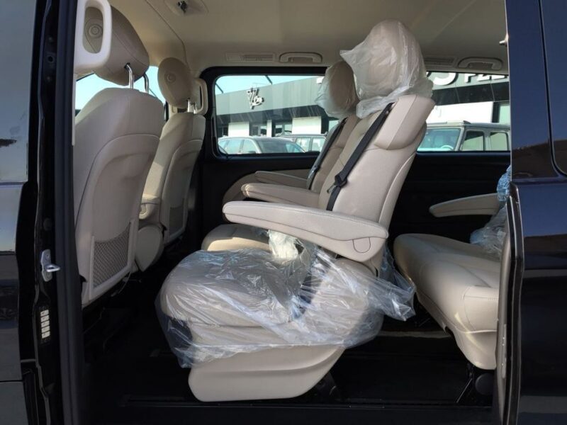 2025 Mercedes Vito Business Edition 2.0 Litres 4 Cylinders Petrol Engine Black White Van