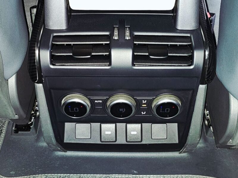 2023 Rover Defender 90 X-DYNAMIC HSE P400 3.0L Cylinders Petrol Engine White Beige SUV