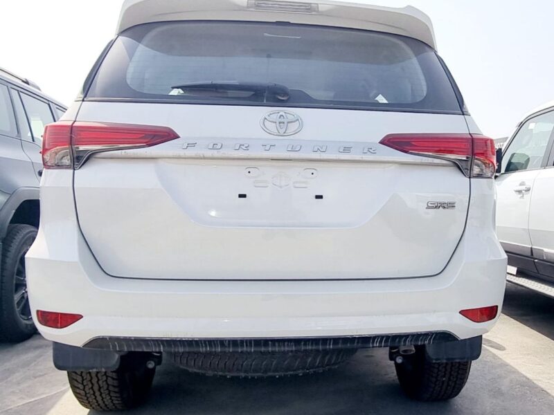 2025 TOYOTA FORTUNER 2.7 Litres 4 Cylinders Petrol Engine White Beige SUV GCC Specs