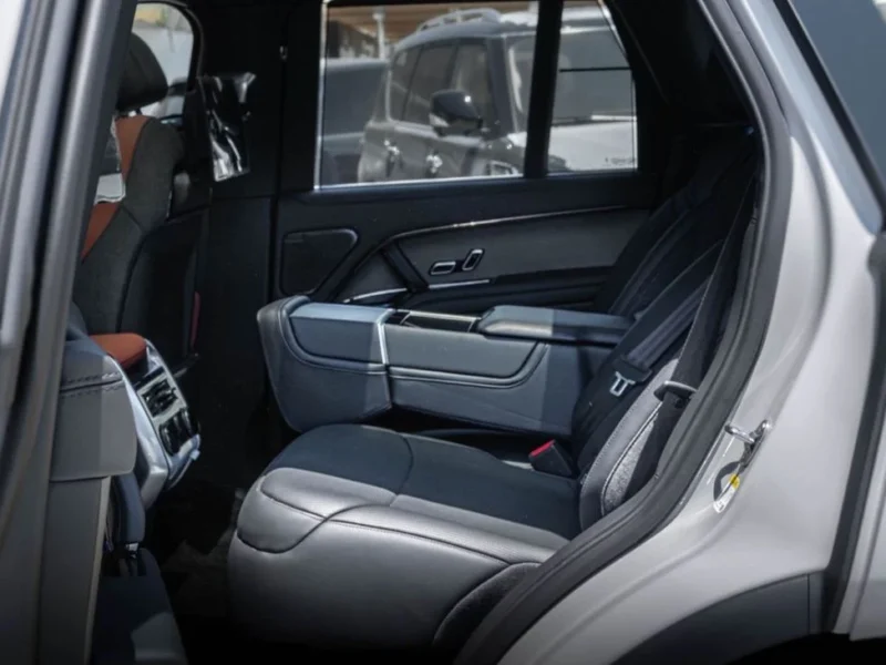 2025 Land Rover Range Rover SV P615 SWB 4.4L Twin-Turbo V8 Grey Black SUV GCC Specs