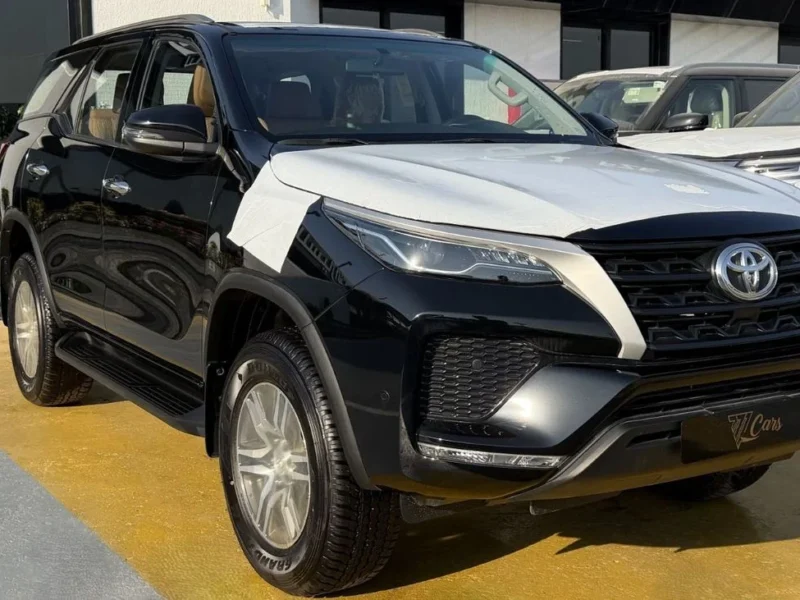 2026 Toyota Fortuner 2.7 Litre 4-cylinder Petrol Engine Black Brown SUV GCC Specs