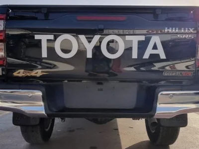 2025 TOYOTA HILUX GLX FULL OPTION 2.4L 4X4 DIESEL 4 Cylinders Black Pickup Truck