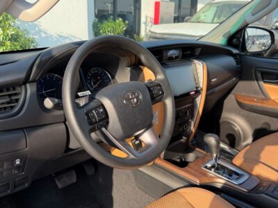 2026 Toyota Fortuner 2.7 Litre 4-cylinder Petrol Engine Black Brown SUV GCC Specs