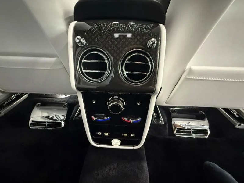 2025 Rolls Royce Cullinan Black Badge 6.8 Litres 12 Cylinders Petrol Engine White SUV