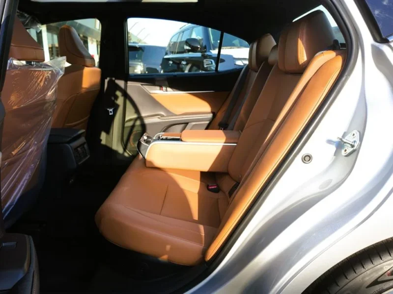 2026 Toyota Camry Lumiere 2.5 Litres Inline 4-Cylinder Hybrid Engine Silver Tan Sedan GCC