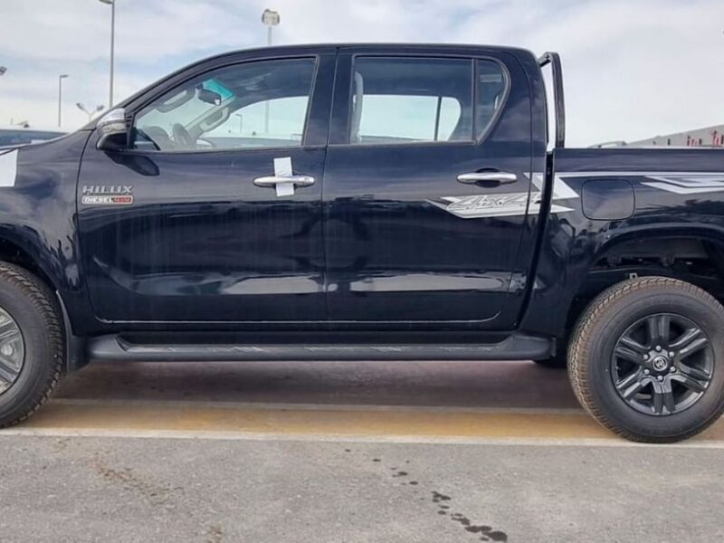 2026 TOYOTA HILUX LIMITED EDITION 2.4L 4X4 DIESEL 4 Cylinders Grey Black Pickup Truck GCC