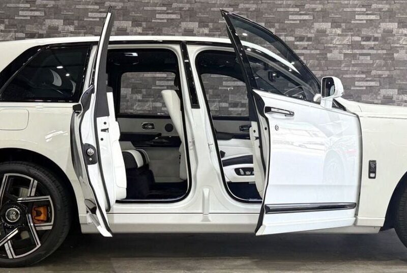 2025 Rolls Royce Cullinan Black Badge 6.8 Litres 12 Cylinders Petrol Engine White SUV
