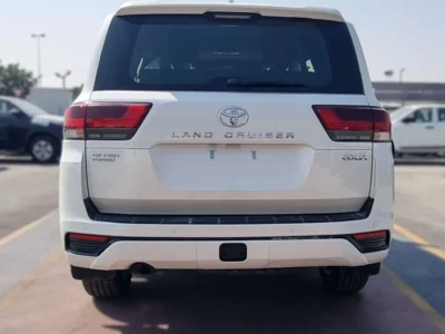 2025 TOYOTA LAND CRUISER 3.3L DIESEL GXR TWIN TURBO 6 Cylinders White Black SUV GCC