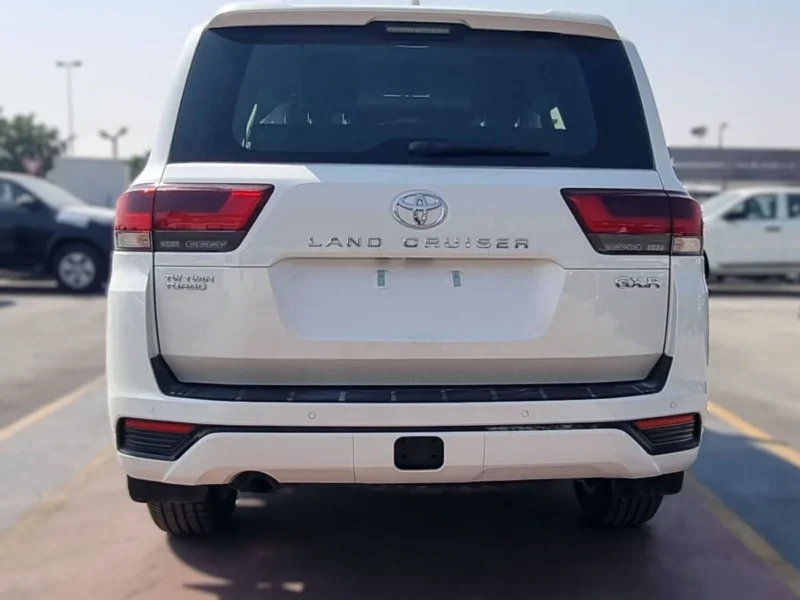2025 TOYOTA LAND CRUISER 3.3L DIESEL GXR TWIN TURBO 6 Cylinders White Black SUV GCC