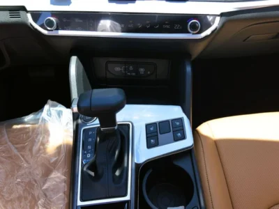 2026 Kia Sportage 2.0 Litres MPI Petrol Inline 4-cylinder Engine White Tan SUV GCC Specs