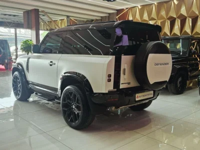2023 Rover Defender 90 X-DYNAMIC HSE P400 3.0L Cylinders Petrol Engine White Beige SUV