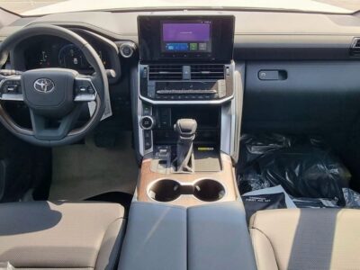 2025 TOYOTA LAND CRUISER 3.3L DIESEL GXR TWIN TURBO 6 Cylinders White Black SUV GCC
