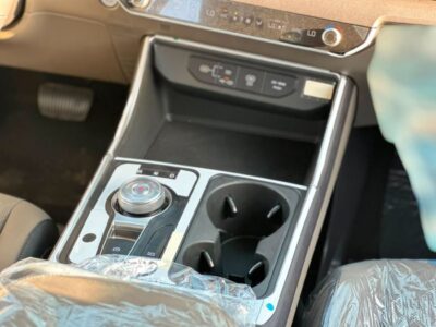 2026 Kia Carnival 3.5 LITRES 6 Cylinders Petrol Engine White Grey Van Korean Specs