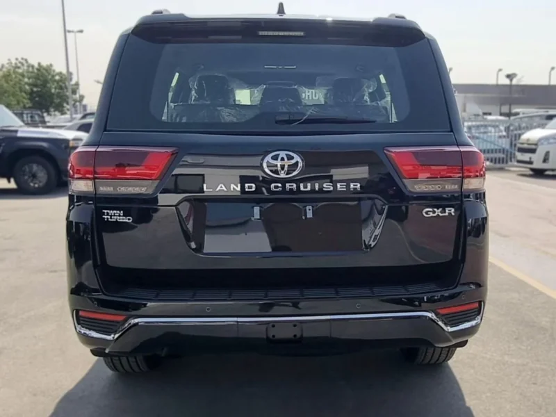 2026 TOYOTA LAND CRUISER GXR 3.5L V6 TWIN TURBO Petrol Engine White Black SUV GCC