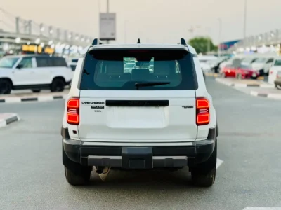 2026 Toyota Prado 2.4 Litres 4 Cylinders Petrol Engine White Tan SUV GCC Specs
