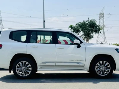 2026 Toyota Land Cruiser GXR 3.5 Litres V6 Petrol Engine White Beige SUV GCC Specs
