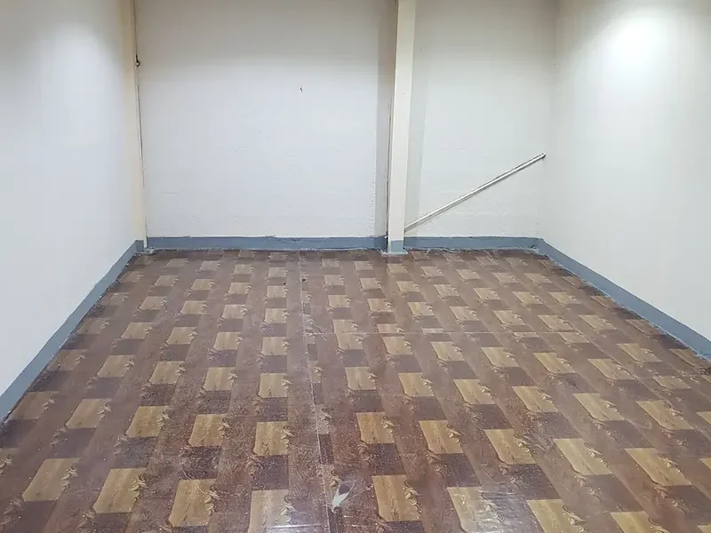 270 sqft on Mezzanine Floor Warehouse Available in Al Quoz