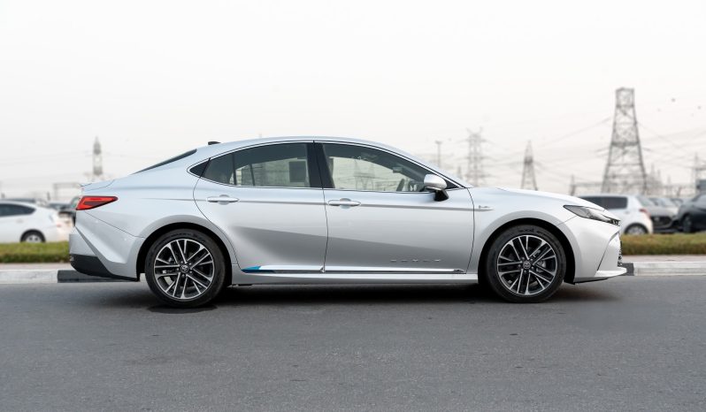 2026 Toyota Camry Lumiere 2.5 Litres 4-Cylinder Hybrid Petrol Engine Silver Tan Sedan