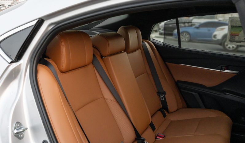 2026 Toyota Camry Lumiere 2.5 Litres 4-Cylinder Hybrid Petrol Engine Silver Tan Sedan