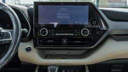 2026 Toyota Highlander Limited 2.5L 4-Cylinder Hybrid Engine Grey Beige SUV Automatic