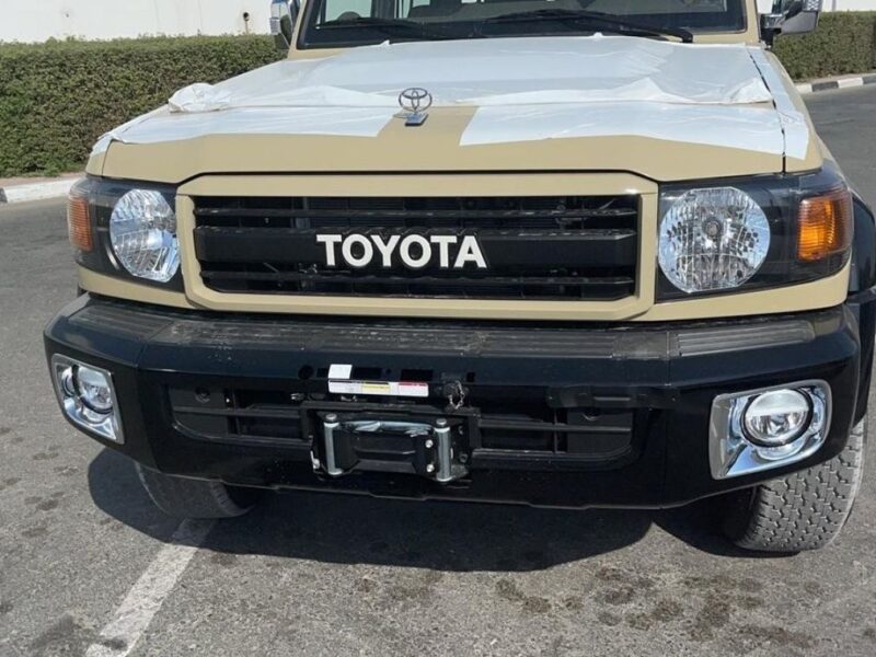 2022 Toyota Land Cruiser 70 4.0L 6 Cylinders Engine Beige Brown SUV GCC 70TH ANNIVERSARY