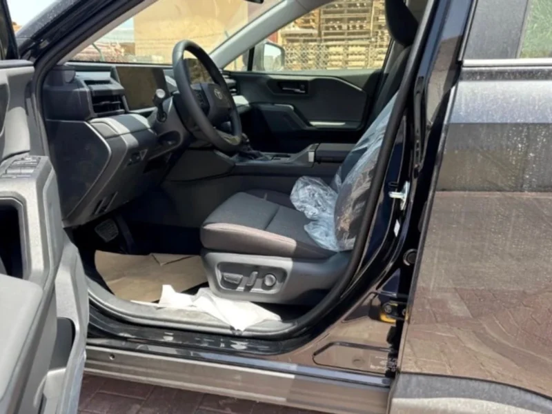 2026 Toyota RAV 4 GXR 2.5 Litres 4 Cylinders HEV Engine Black SUV GCC Specs Automatic