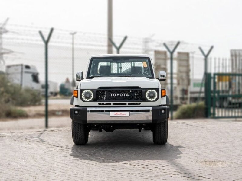 2026 Toyota Land Cruiser LC79 2.8L 4-Cylinder Turbo Diesel Engine White Brown Pickup Truck