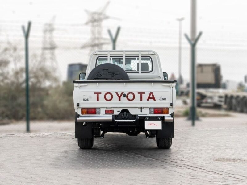 2026 Toyota Land Cruiser LC79 2.8L 4-Cylinder Turbo Diesel Engine White Brown Pickup Truck